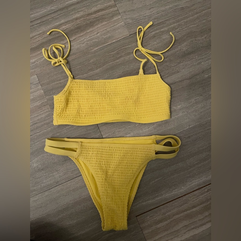 Abercrombie ripped yellow bathing suit set
